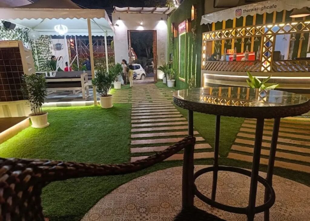 Rai Singh's Amritsari Kulcha - pure veg restaurant in Bawana
